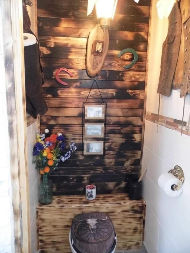 L'Histoire De L'Ouest , Jacuzzi Appartement Dole Exterior photo