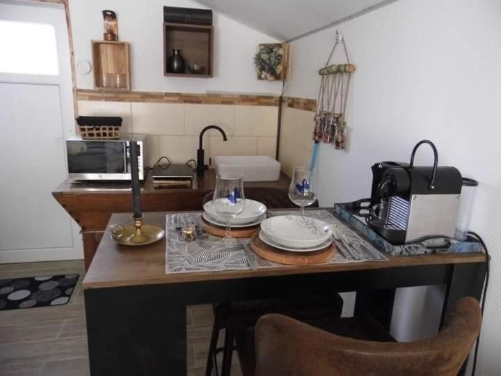 L'Histoire De L'Ouest , Jacuzzi Appartement Dole Exterior photo